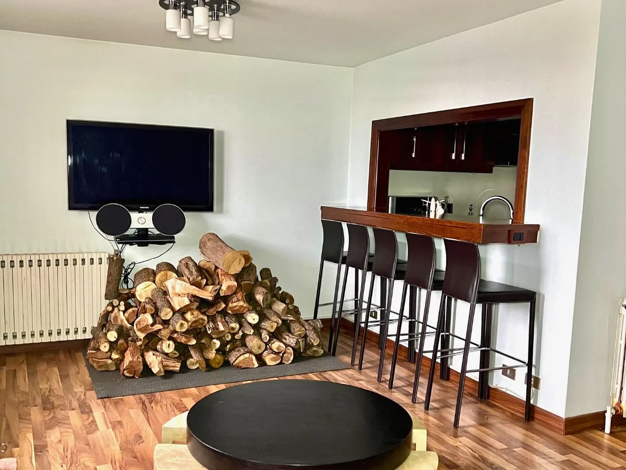 2-Bedroom Furnished Chalet For Sale in a Gated Community in San Antonio — الصورة 2