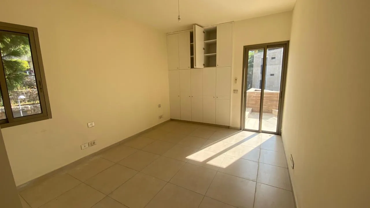 Spacious Duplex With a Beautiful View And Large Terrace For Rent In Dik El Mehdi — الصورة 6