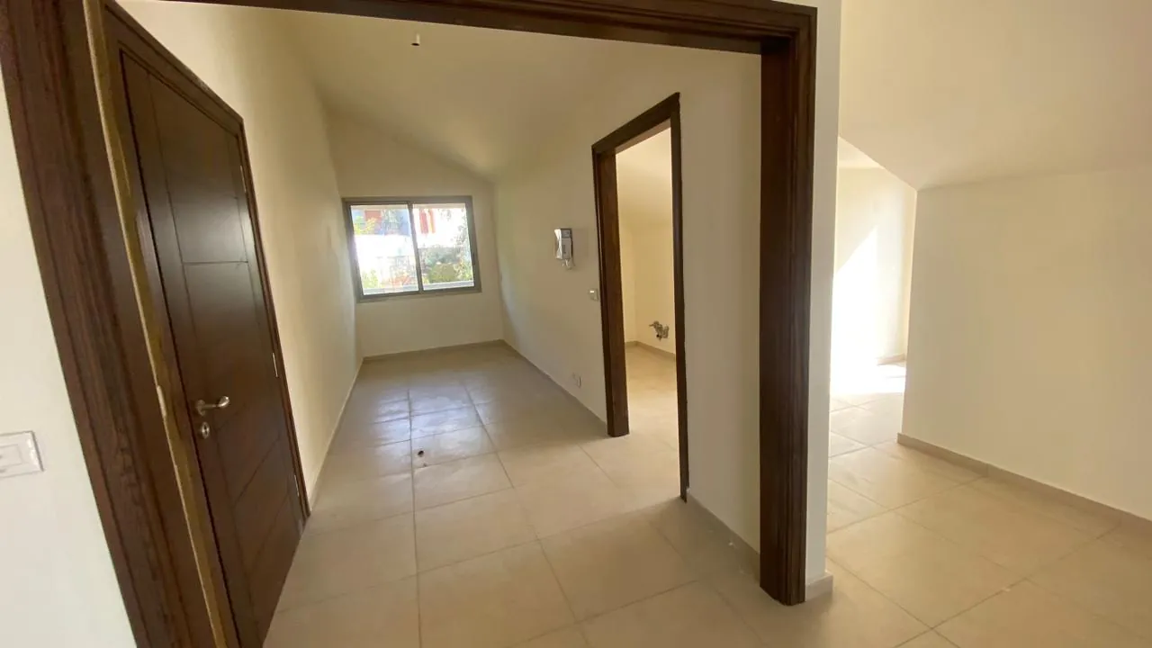 Spacious Duplex With a Beautiful View And Large Terrace For Rent In Dik El Mehdi — الصورة 8