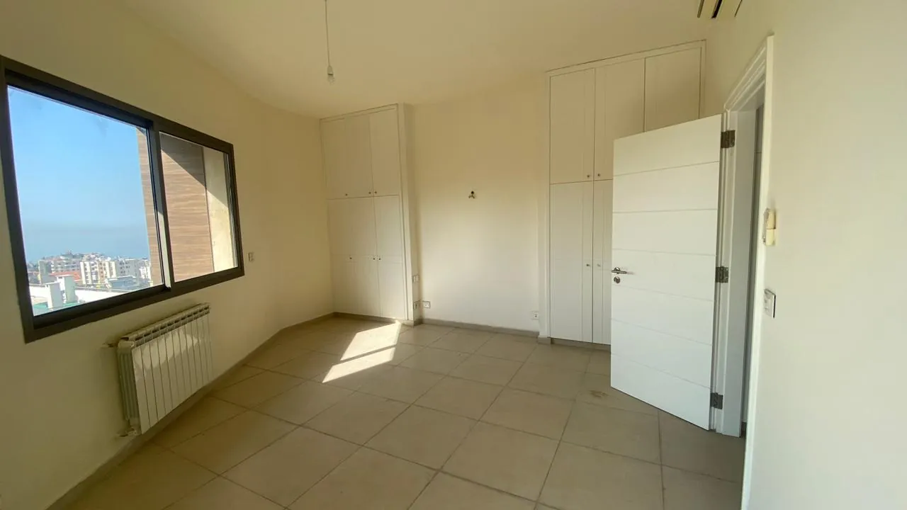 Spacious Duplex With a Beautiful View And Large Terrace For Rent In Dik El Mehdi — الصورة 9
