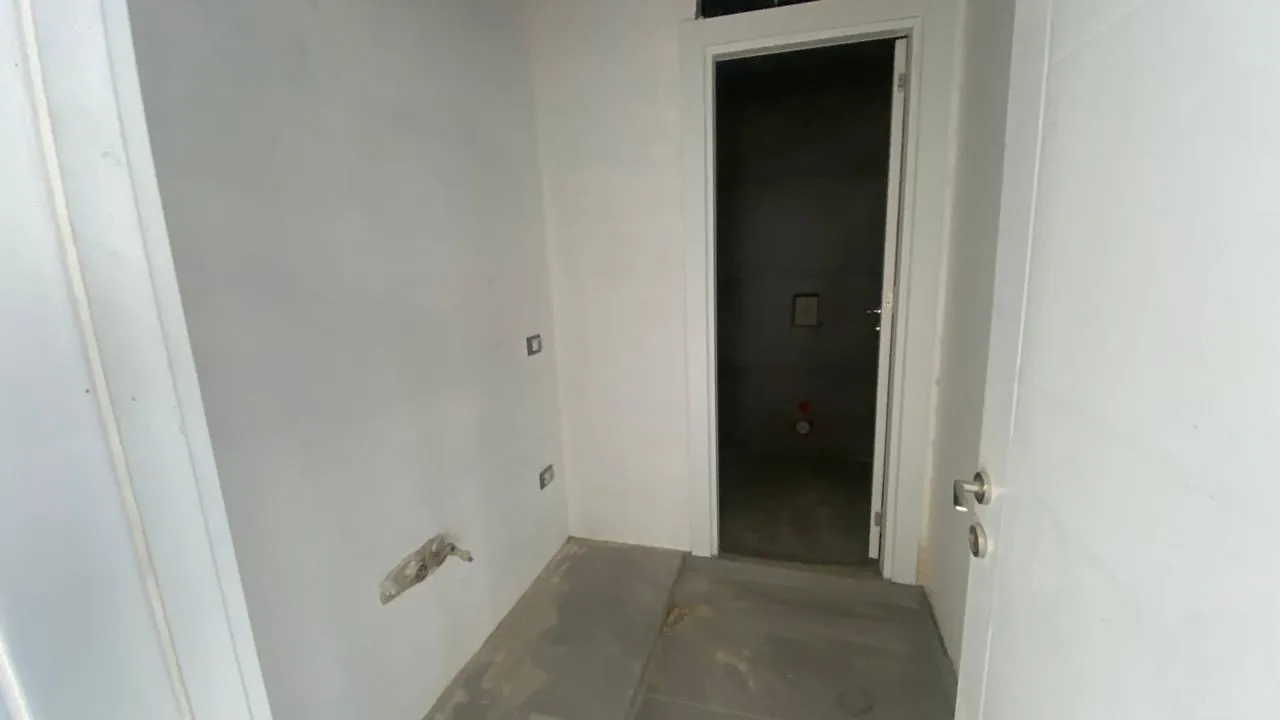 80 SQM Office For Rent in Antelias — الصورة 7
