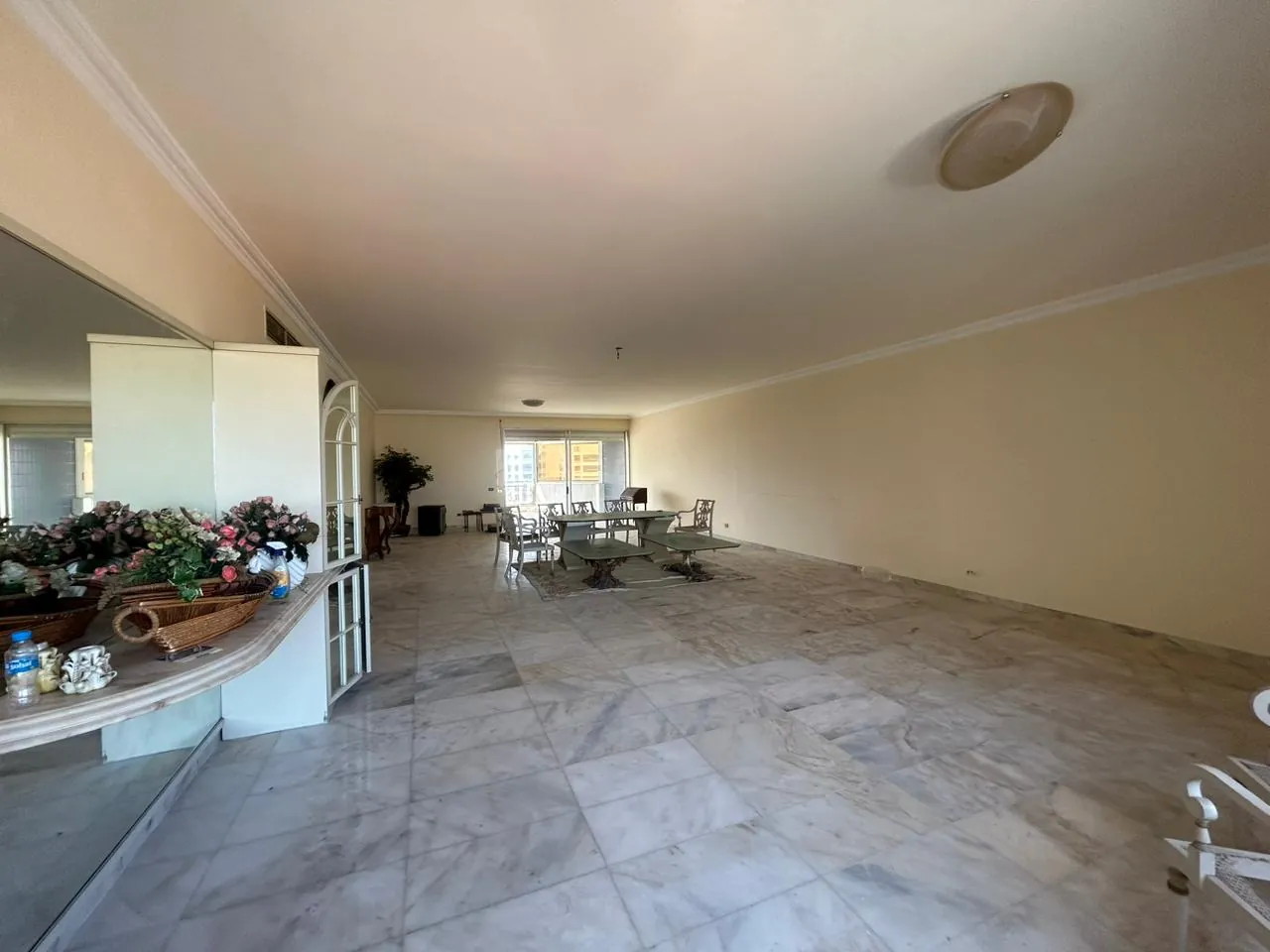 Spacious Apartment with City View For Sale in Koraytem — الصورة 2