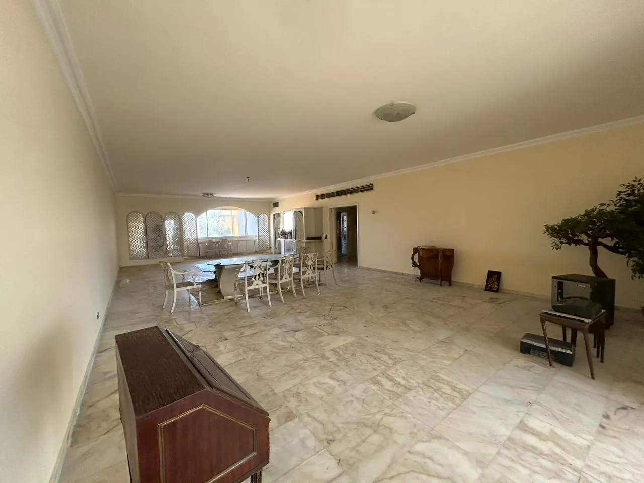 Spacious Apartment with City View For Sale in Koraytem — الصورة 5