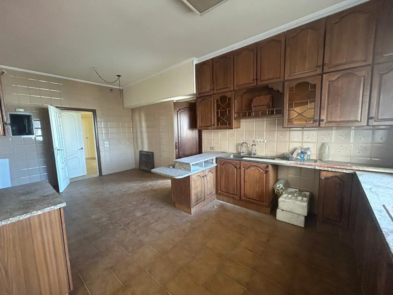 Spacious Apartment with City View For Sale in Koraytem — الصورة 7