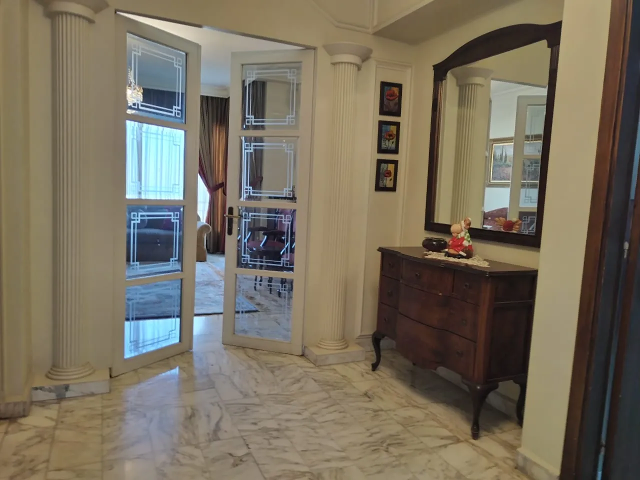 Triplex House With Seaview & 40 SQM Terrace For Sale in Haret Sakher — الصورة 6