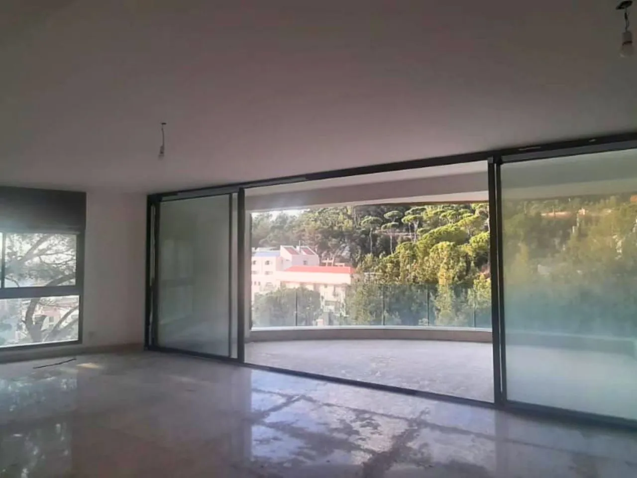 Luxurious Decorated Apartment For Sale in Baabdat