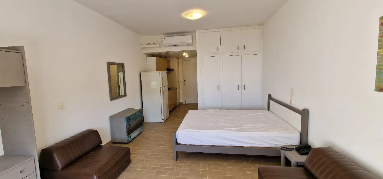 Studio Chalet in A Seafront Resort For Rent in Tabarja — الصورة 2