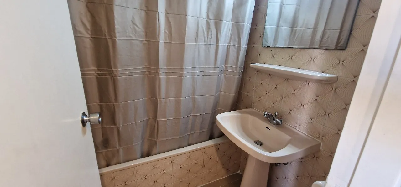 Studio Chalet in A Seafront Resort For Rent in Tabarja — الصورة 3