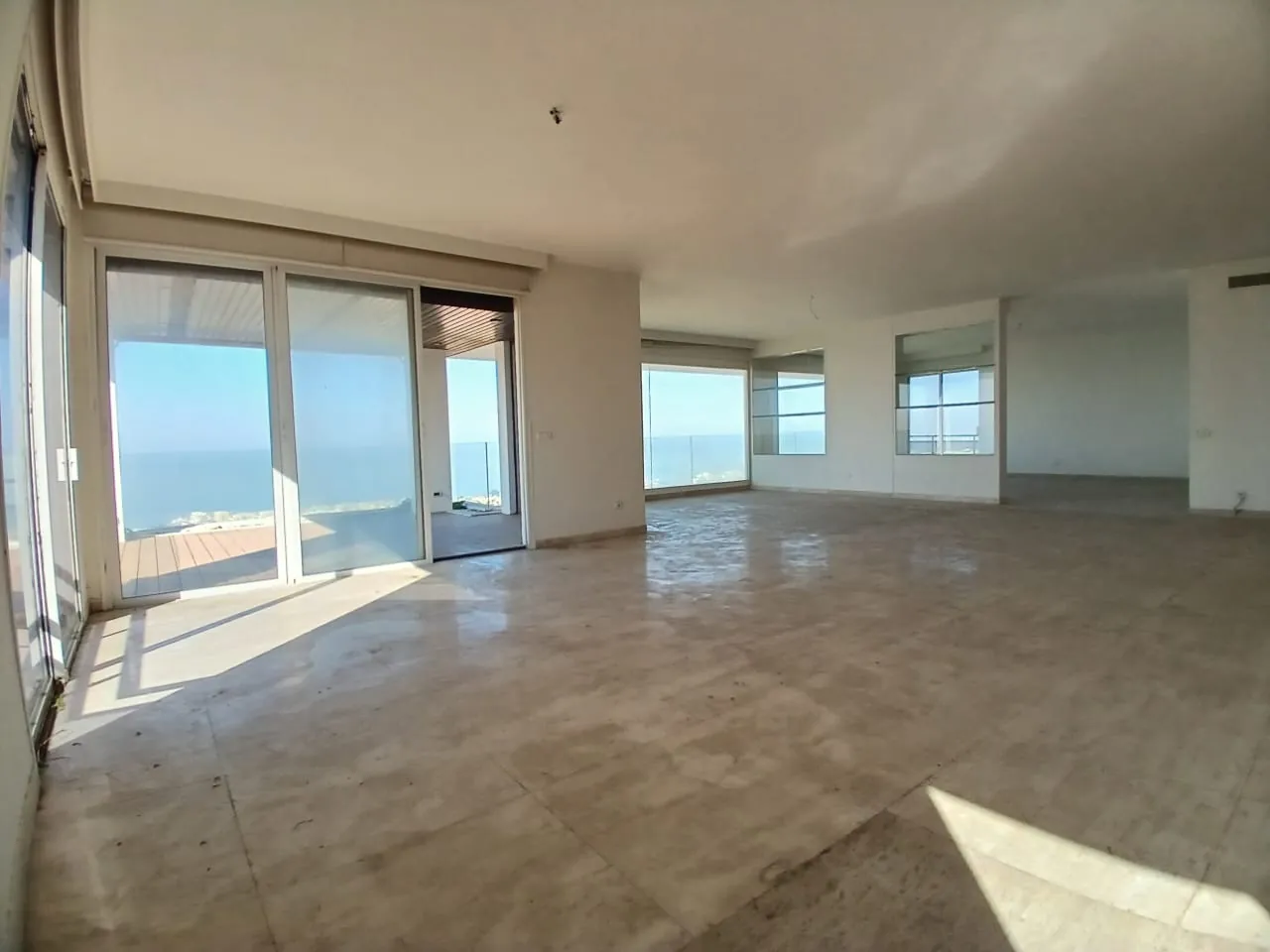 Spacious High-End Apartment With Great Sea View For Rent in Rabieh — الصورة 3