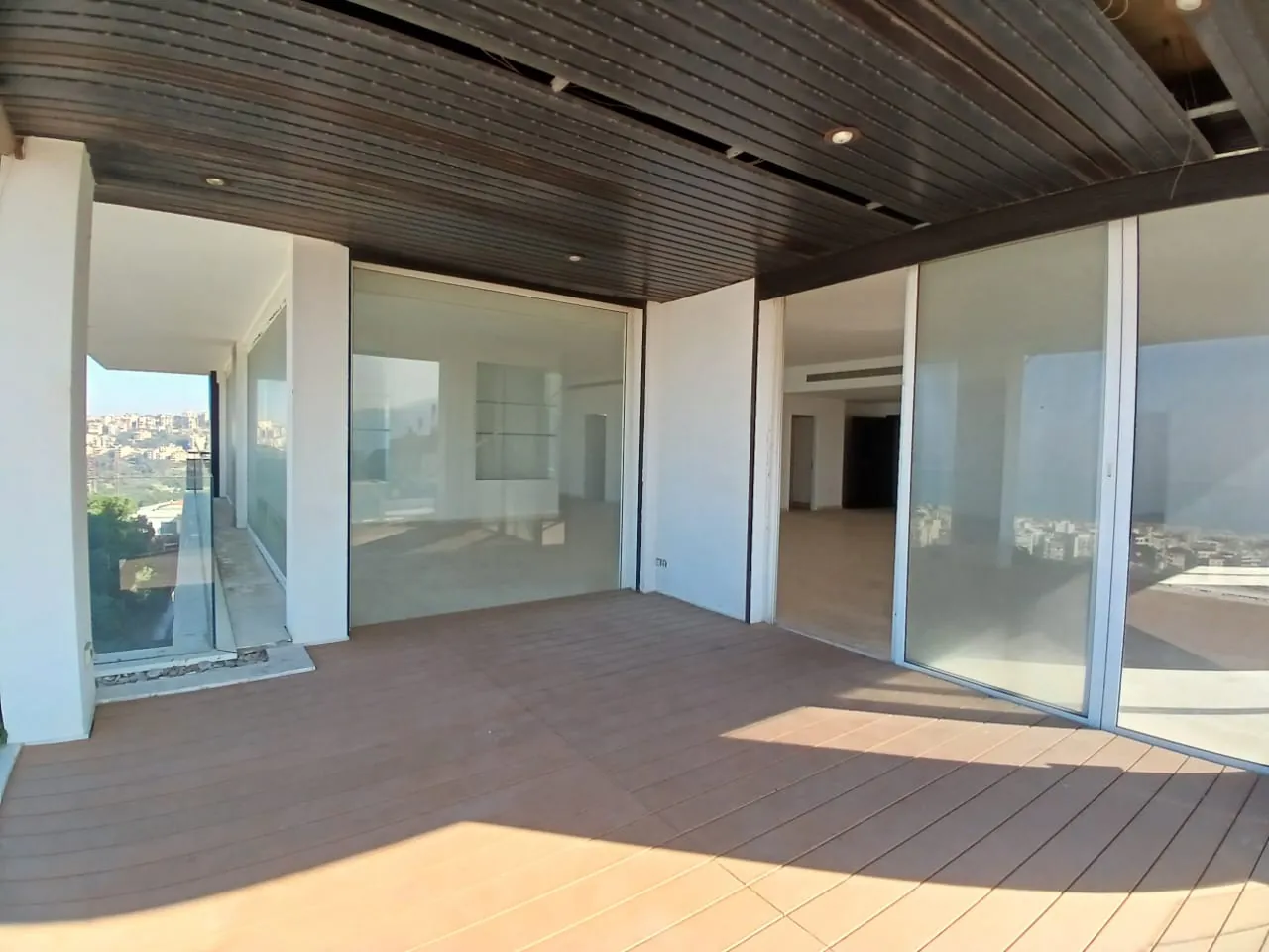 Spacious High-End Apartment With Great Sea View For Rent in Rabieh — الصورة 5