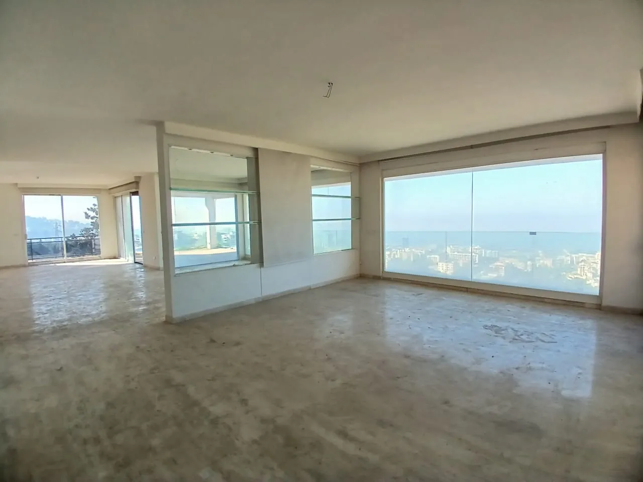 Spacious High-End Apartment With Great Sea View For Rent in Rabieh — الصورة 8