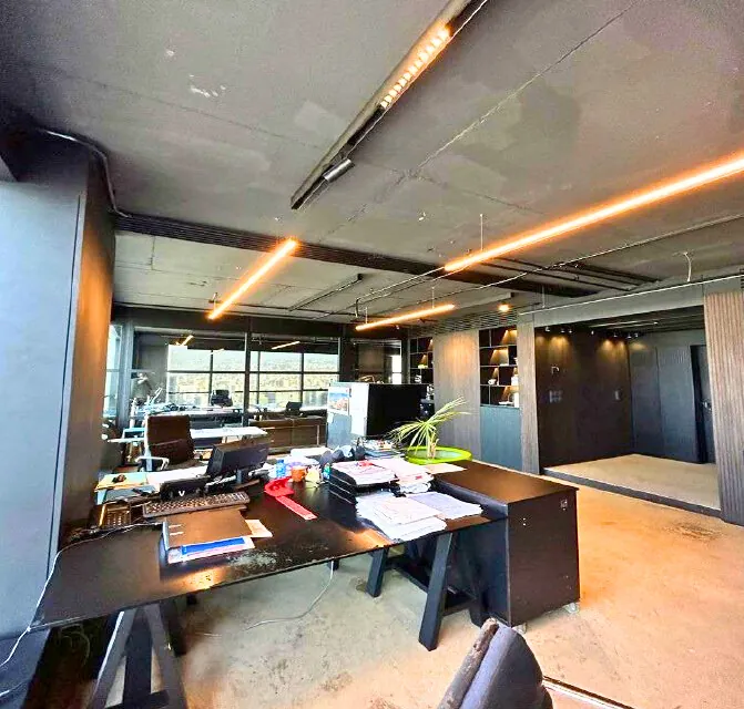 127 SQM Office For Rent in a Commercial Tower, Mirna Chalouhi, Dekweneh — photo 4