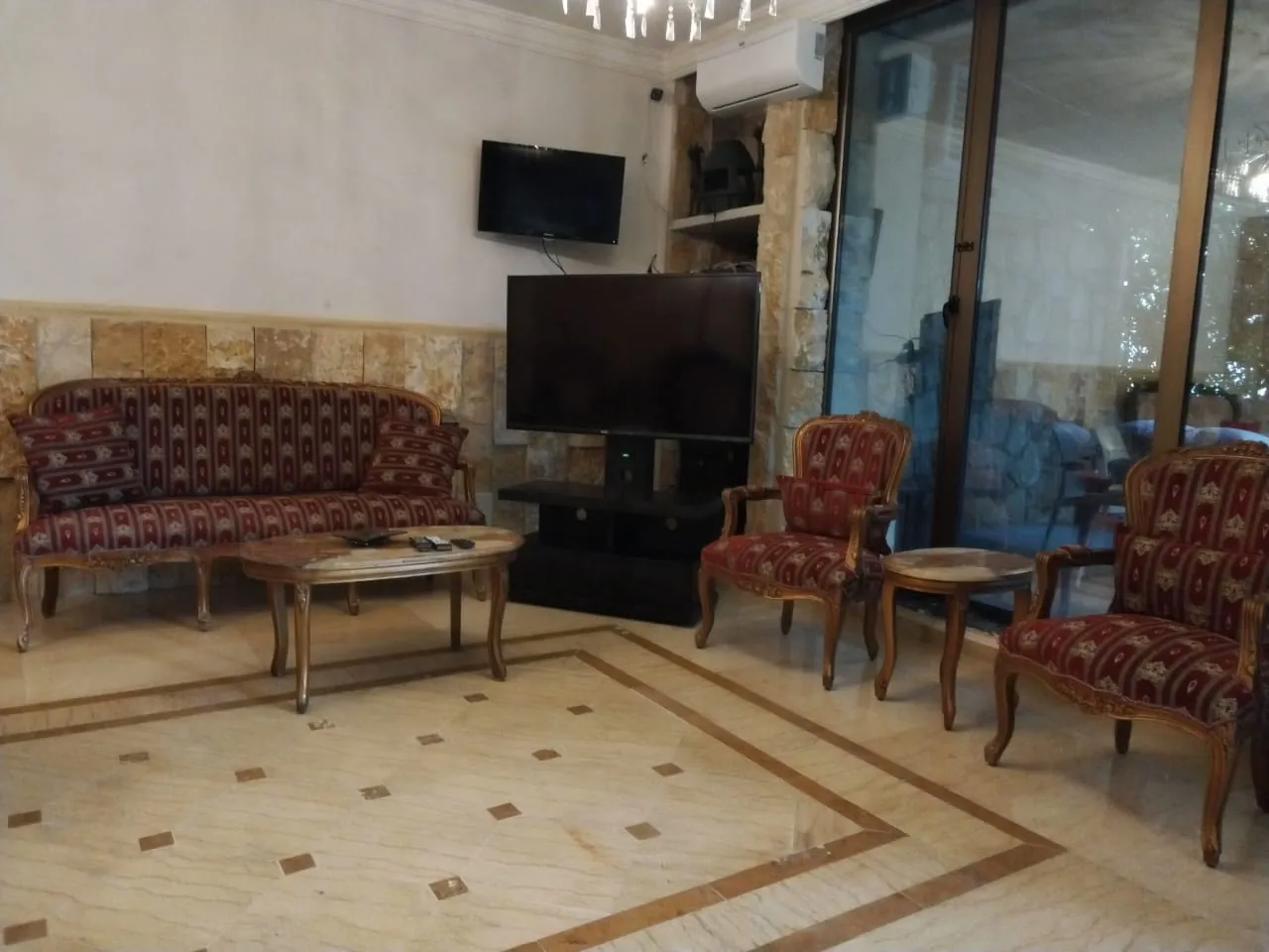 Spacious Furnished Apartment With Terrace For Rent in Karhbeib — الصورة 2