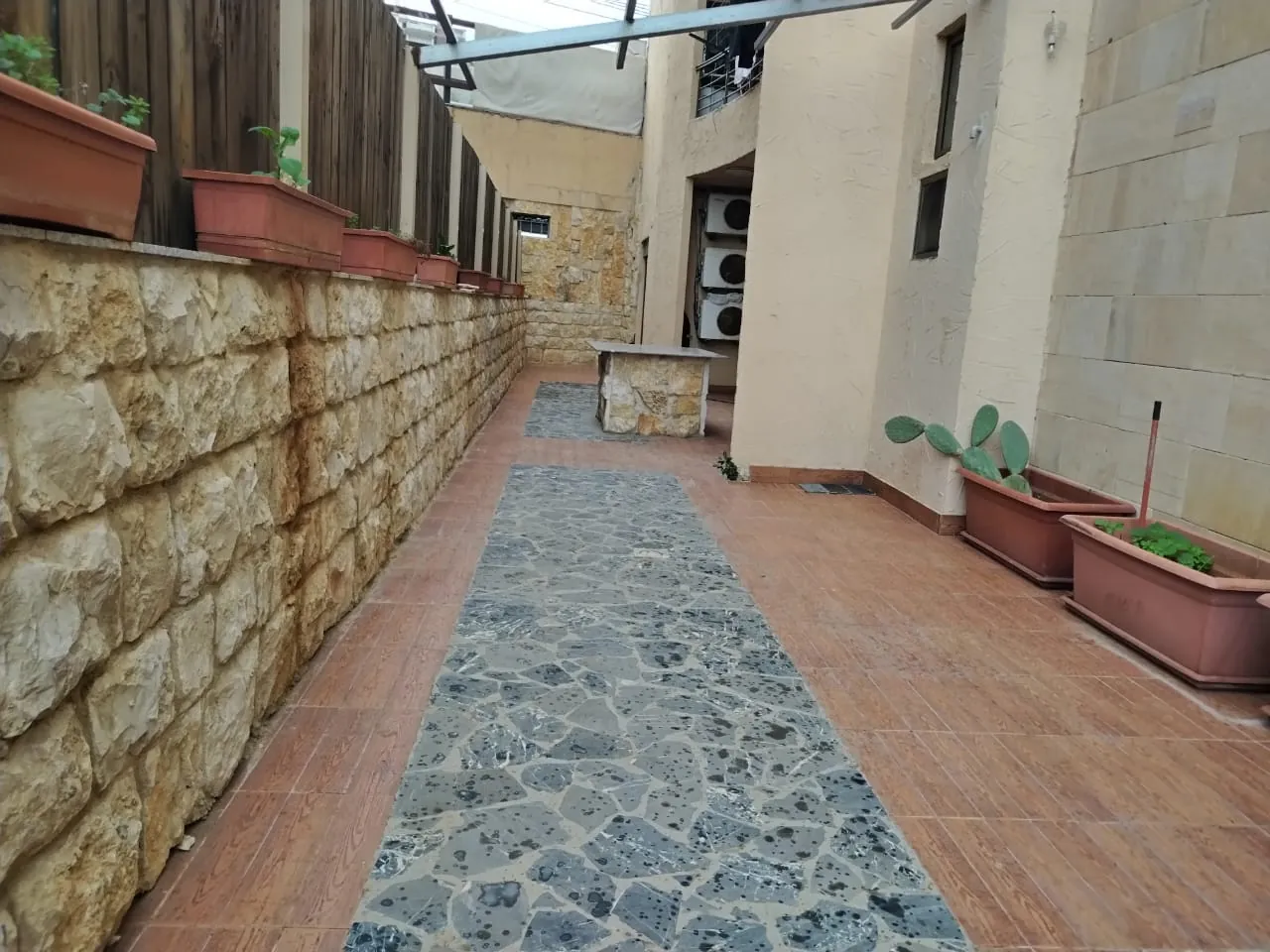 Spacious Furnished Apartment With Terrace For Rent in Karhbeib — الصورة 5