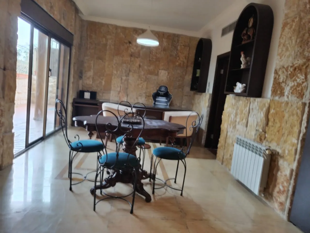 Spacious Furnished Apartment With Terrace For Rent in Karhbeib — الصورة 6