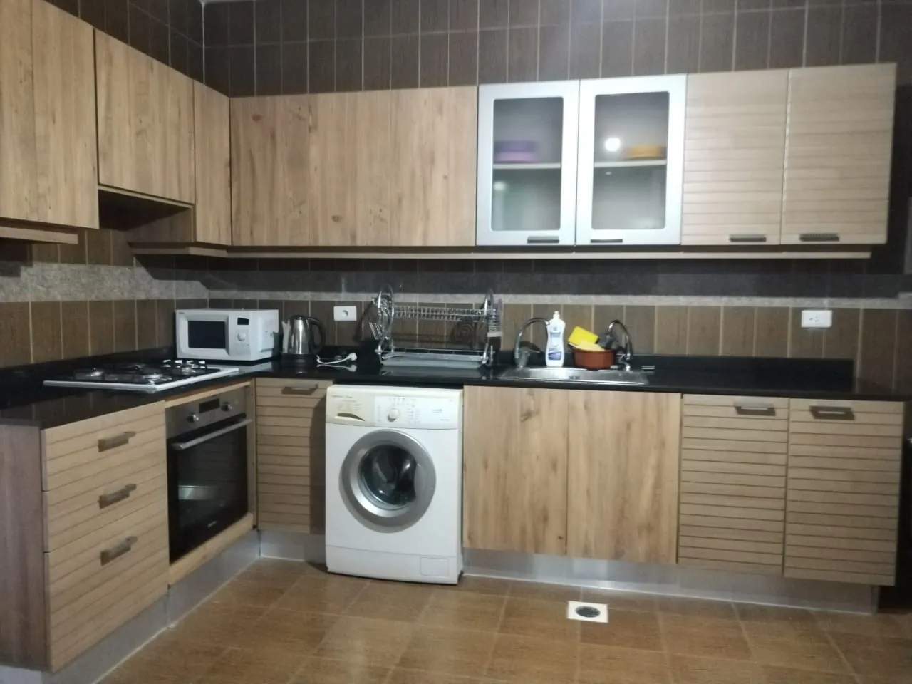Spacious Furnished Apartment With Terrace For Rent in Karhbeib — الصورة 7