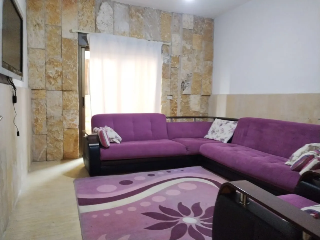Spacious Furnished Apartment With Terrace For Rent in Karhbeib — الصورة 9