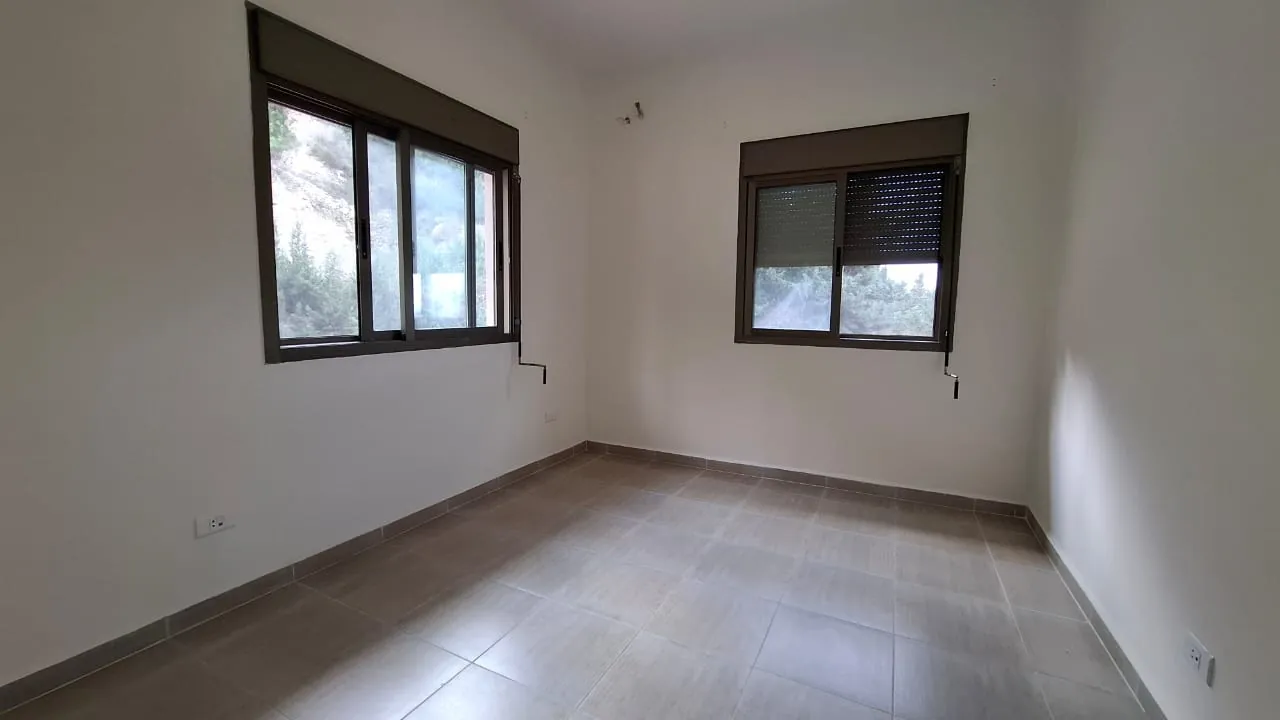 2-Bedroom Apartment For Rent in Blat, Jbeil Minutes Away From The Highway — الصورة 3