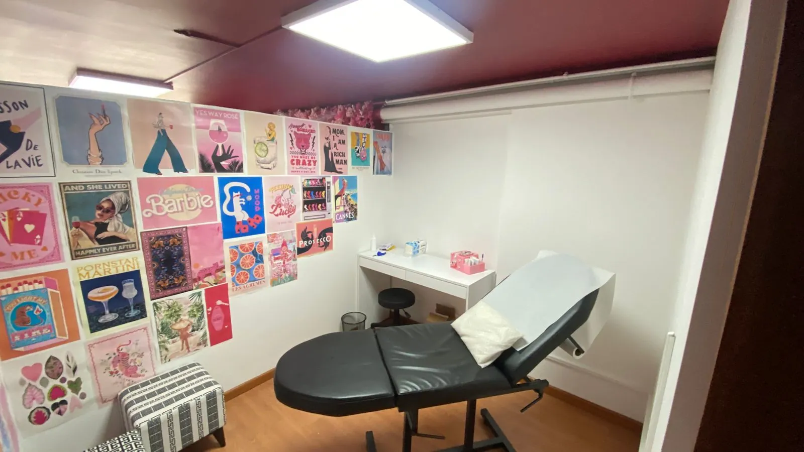 Fully Equipped Beauty Lounge For Rent in Aoukar — الصورة 4