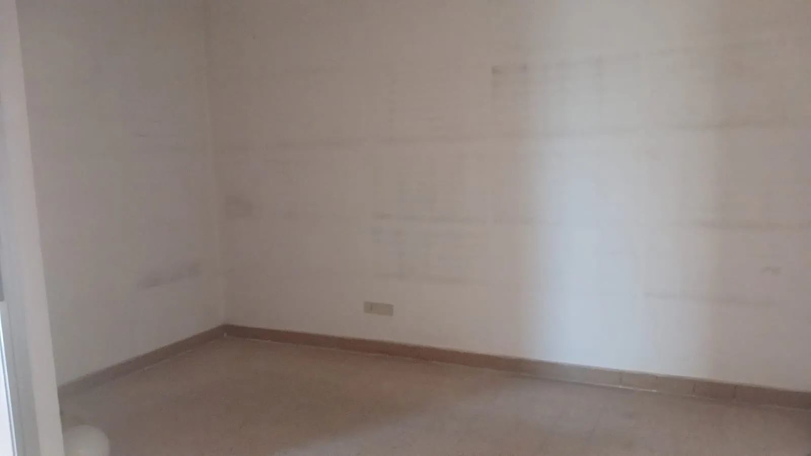 105 SQM Office For Sale In Horsh Tabet — الصورة 3