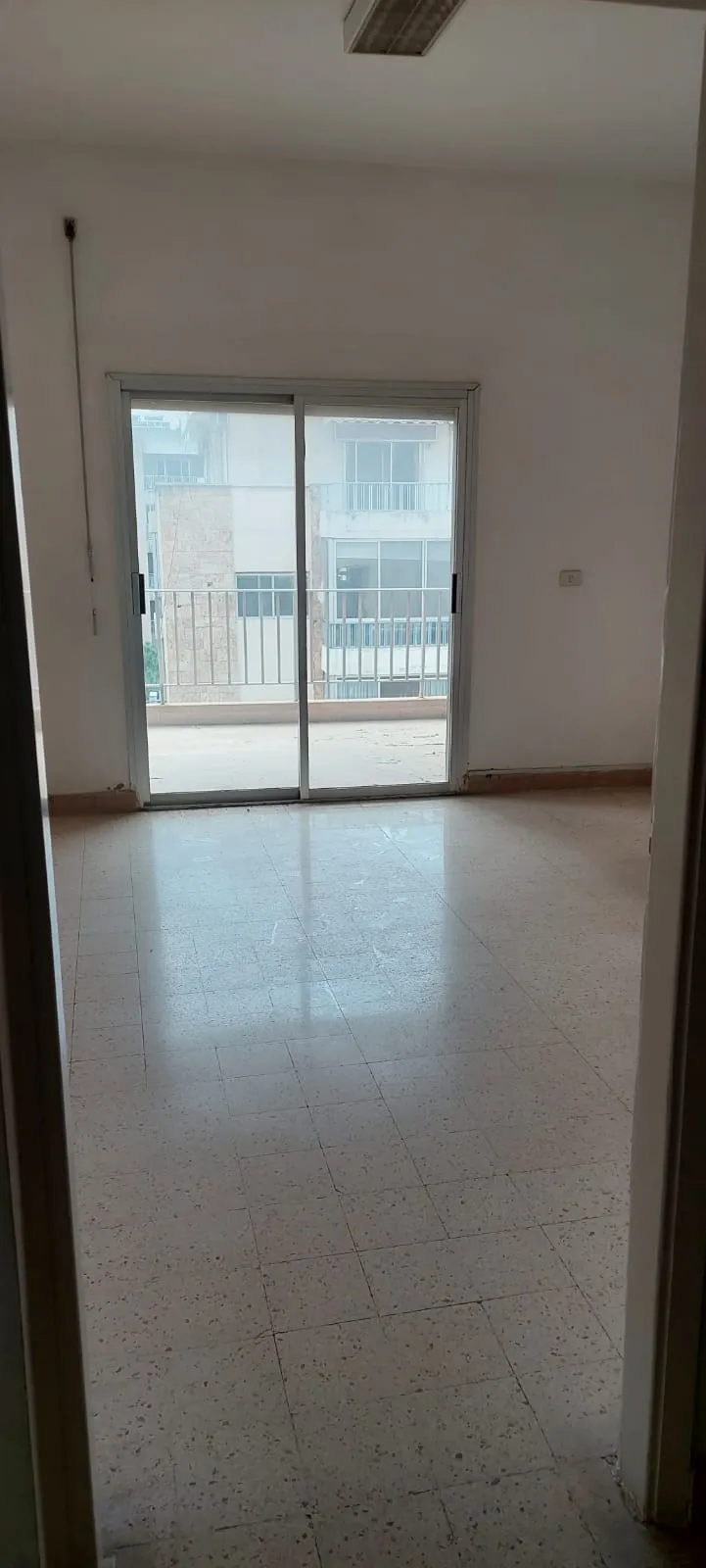 105 SQM Office For Sale In Horsh Tabet — الصورة 6