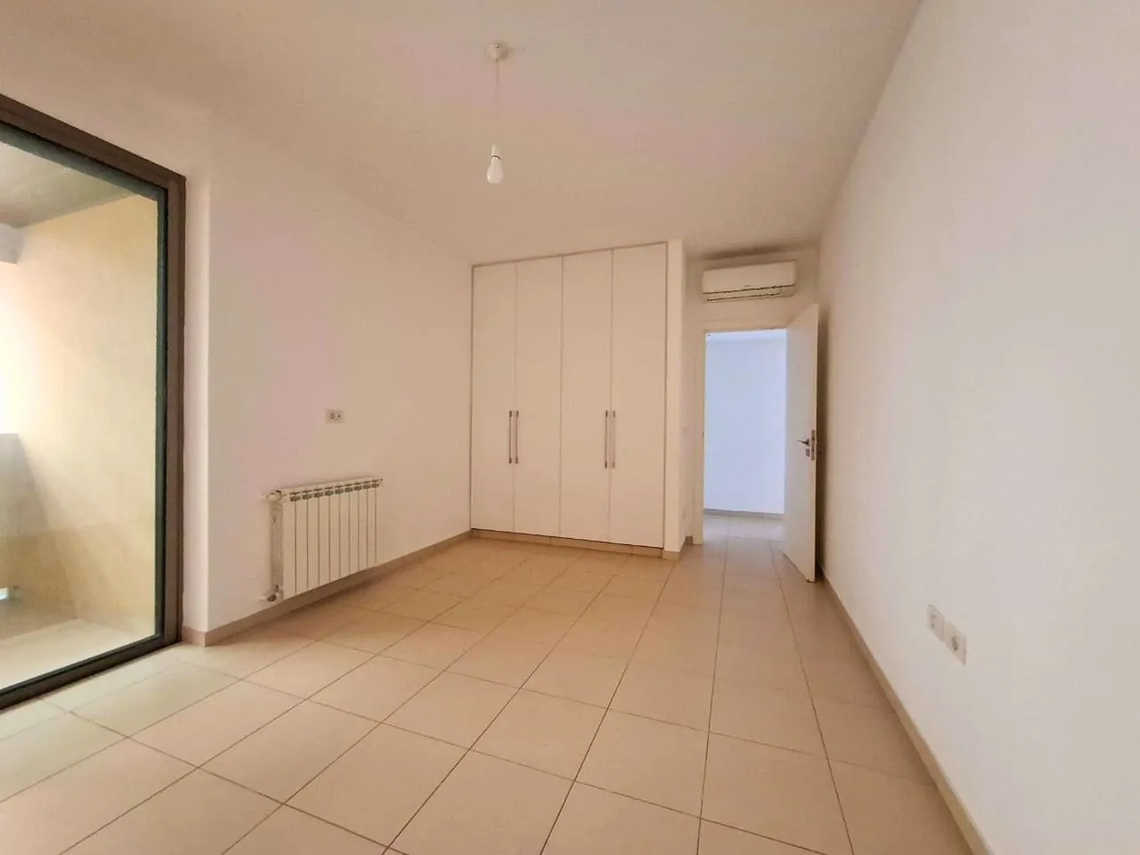 Spacious Apartment With Seaview For Rent in a Gated Community in Sahel Alma — الصورة 3