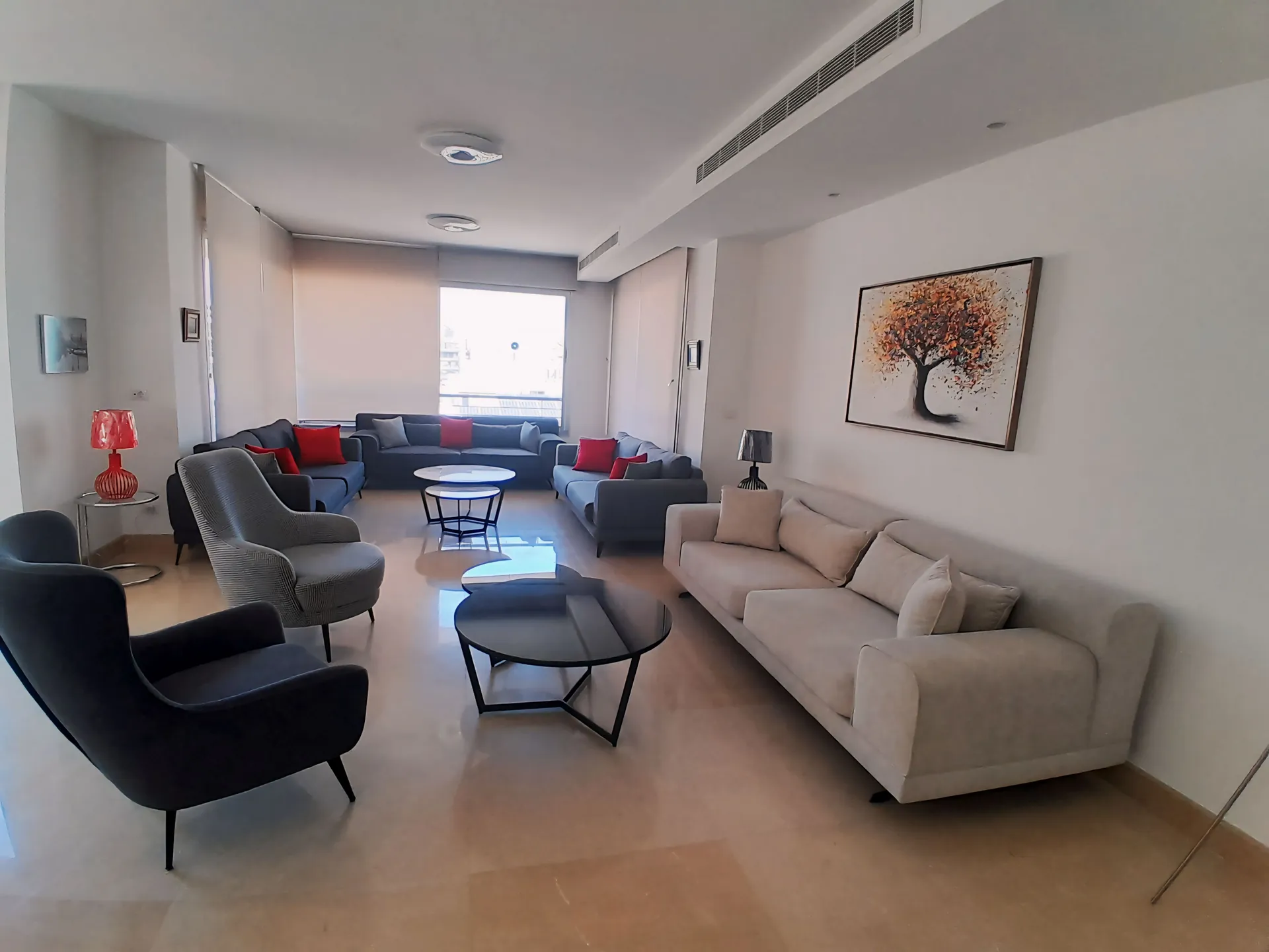Beautifully Furnished 3-Bedroom Apartment For Rent in Achrafieh, Near Sassine — الصورة 3