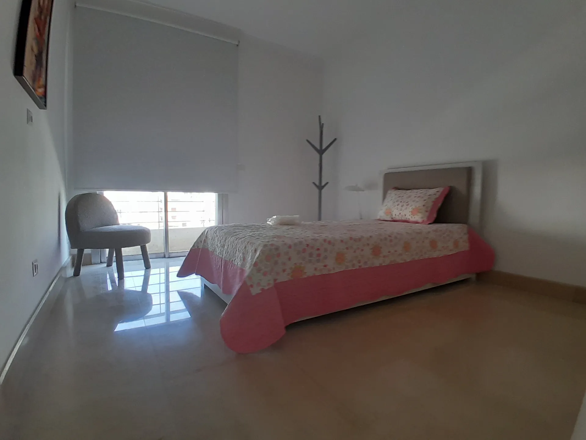 Beautifully Furnished 3-Bedroom Apartment For Rent in Achrafieh, Near Sassine — الصورة 8