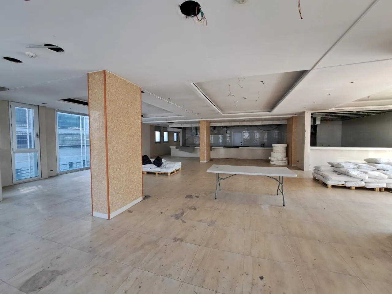 High-End Commercial Building For Rent in A Prime Location In Dekweneh — الصورة 4