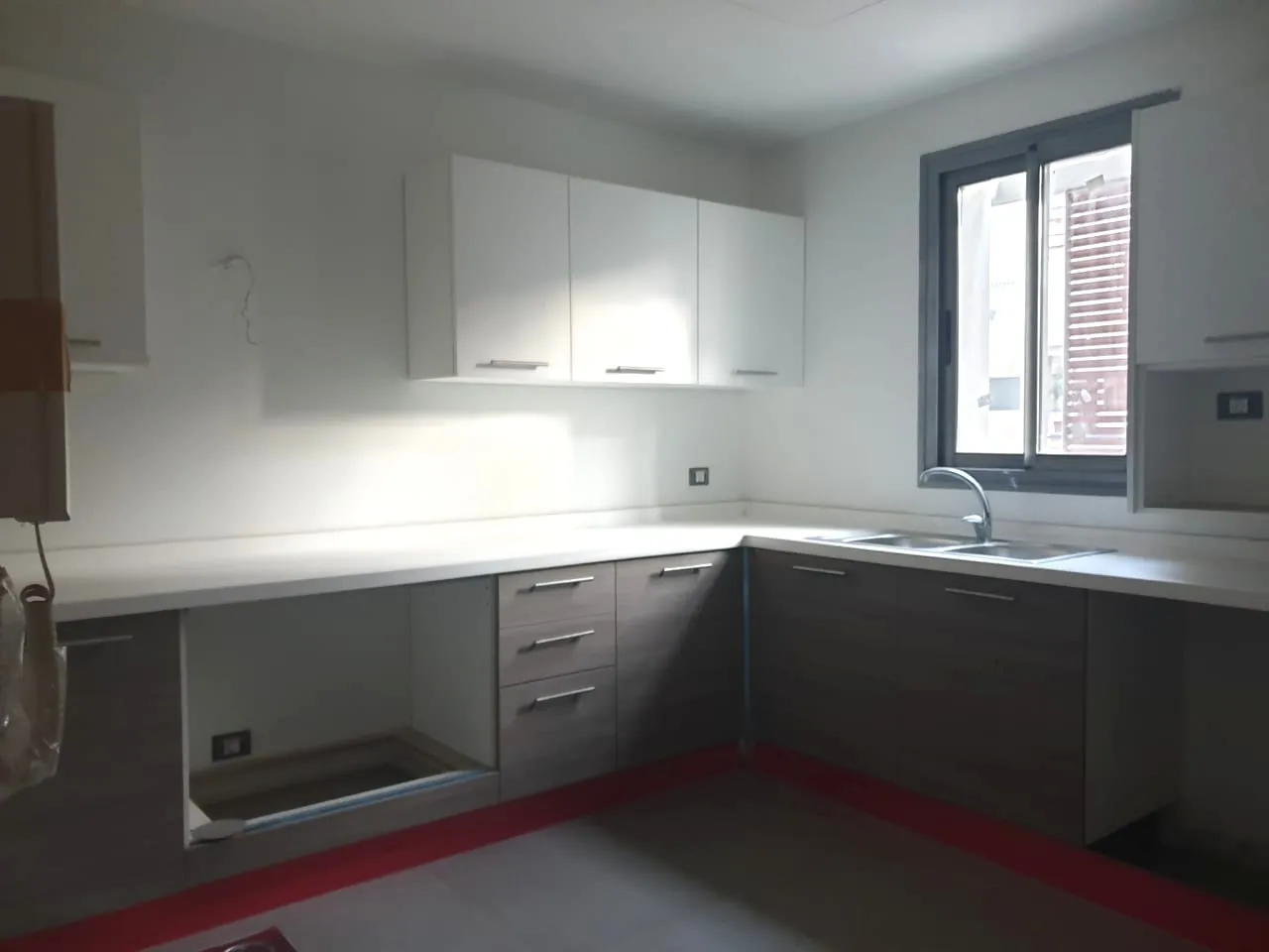 Spacious New 3-Bedroom Apartment For Sale in Achrafieh, Rmeil — الصورة 2