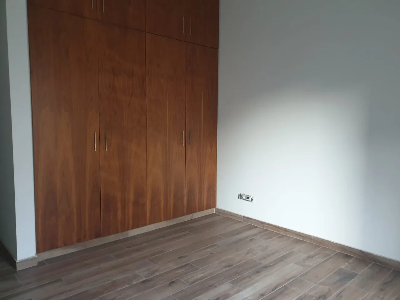 Spacious New 3-Bedroom Apartment For Sale in Achrafieh, Rmeil — الصورة 4