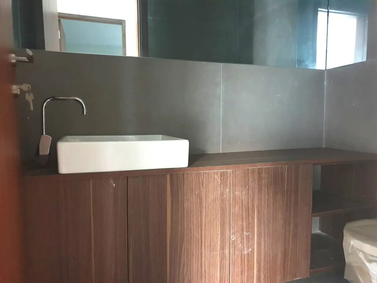 Spacious New 3-Bedroom Apartment For Sale in Achrafieh, Rmeil — الصورة 6