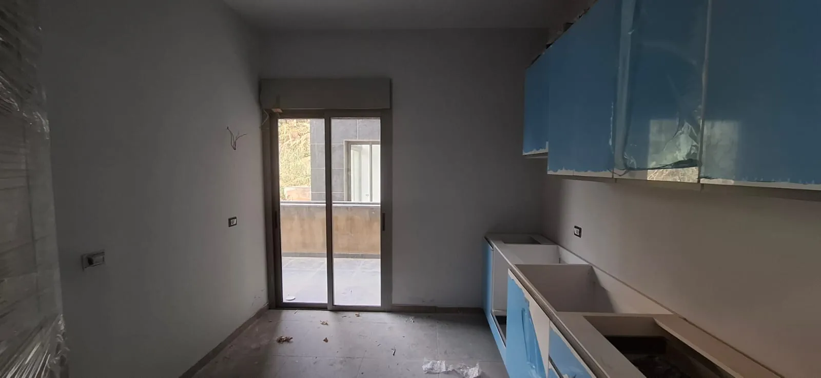 Spacious Apartment With Terrace For Sale in Dbayeh — الصورة 5