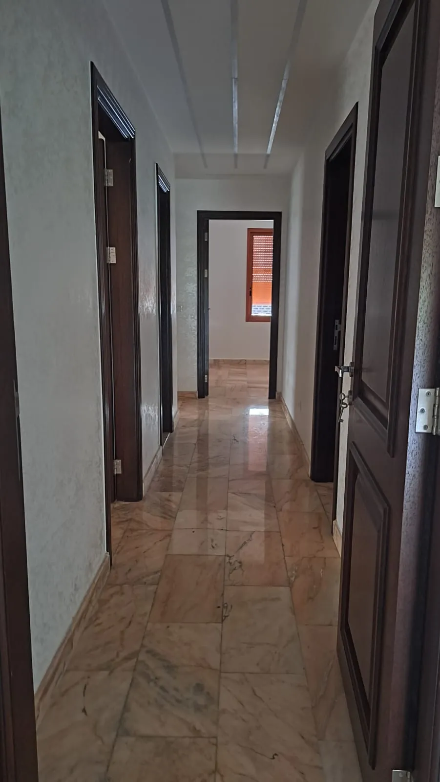 Spacious Apartment For Sale in Jnah — الصورة 2