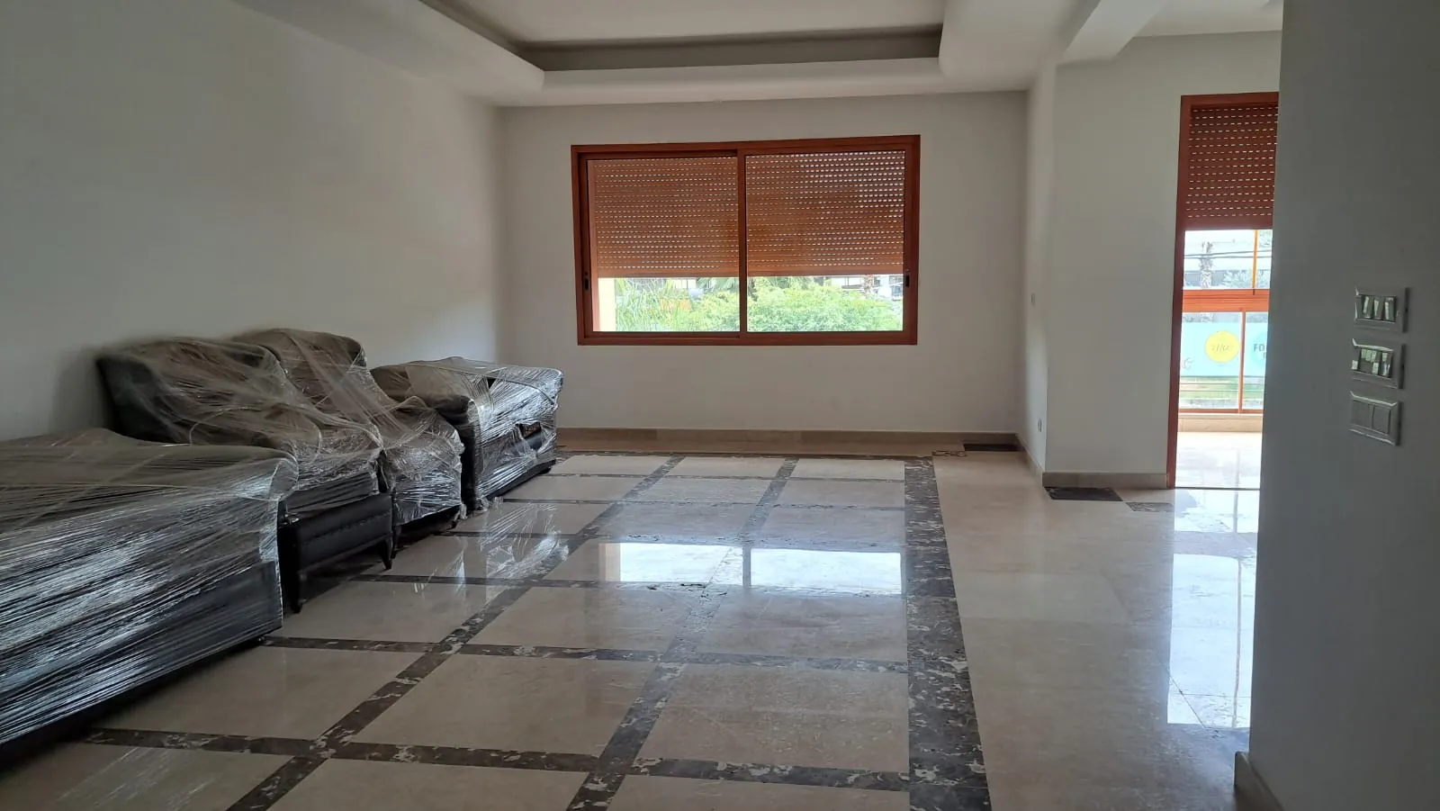 Spacious Apartment For Sale in Jnah — الصورة 3