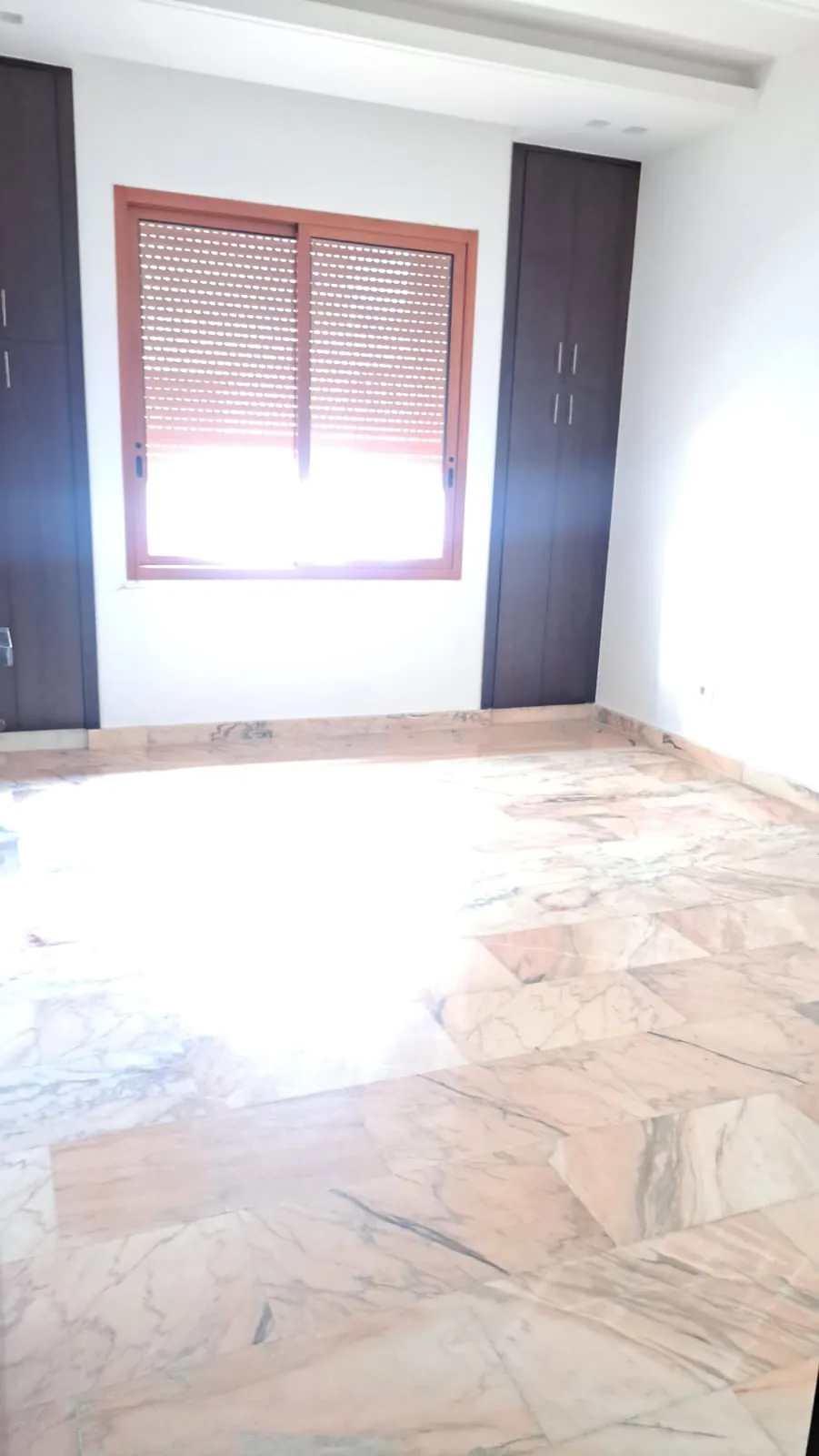 Spacious Apartment For Sale in Jnah — الصورة 8