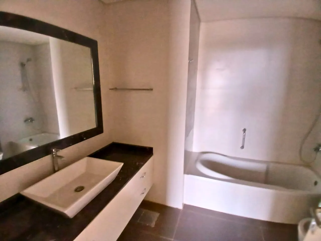 Spacious Super Deluxe Apartment For Sale In Biyada — الصورة 7