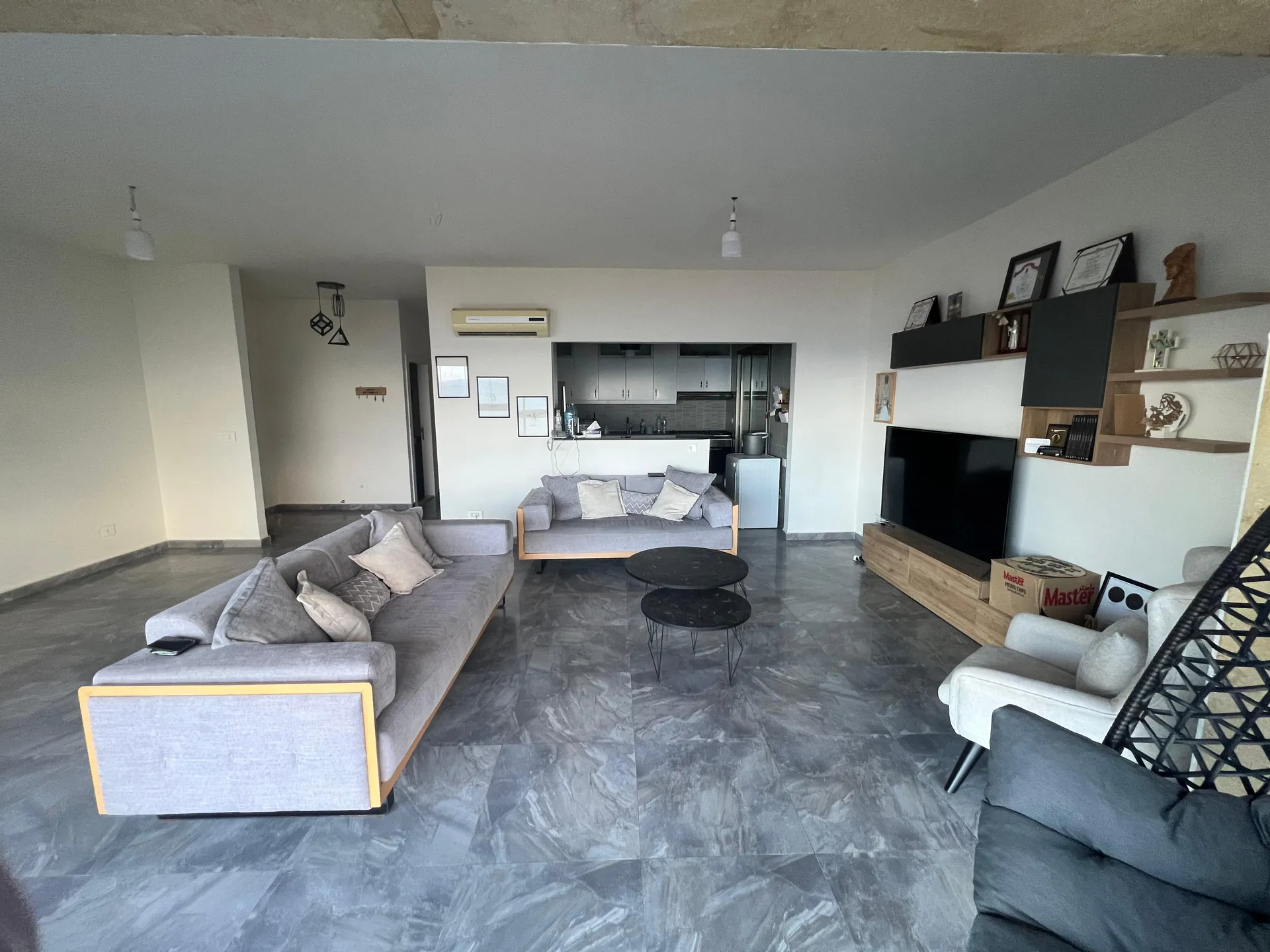 3-Bedroom Apartment For Rent In Aamchit A Minute Away From the Highway — الصورة 2