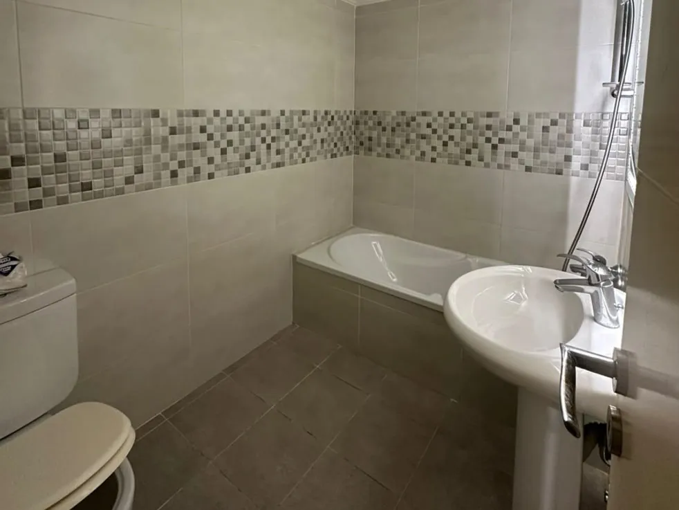 3-Bedroom Apartment For Sale in Batroun Kfar Aabida — الصورة 9