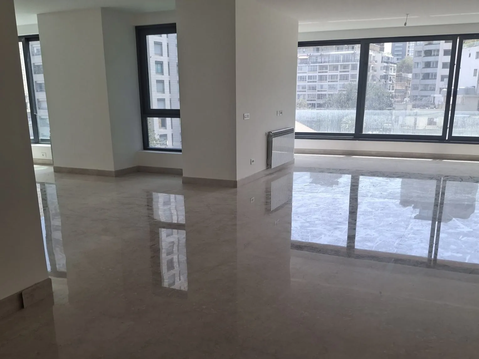 Brand New 500 SQM Apartment For Sale in Ain El Mreisseh
