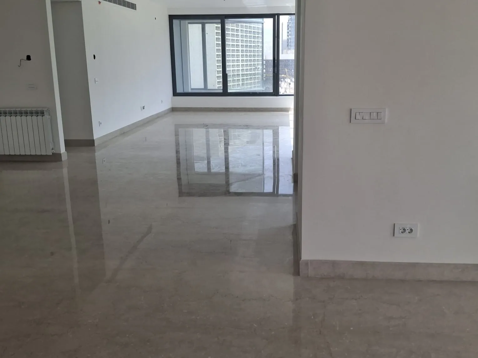 Brand New 500 SQM Apartment For Sale in Ain El Mreisseh — الصورة 3