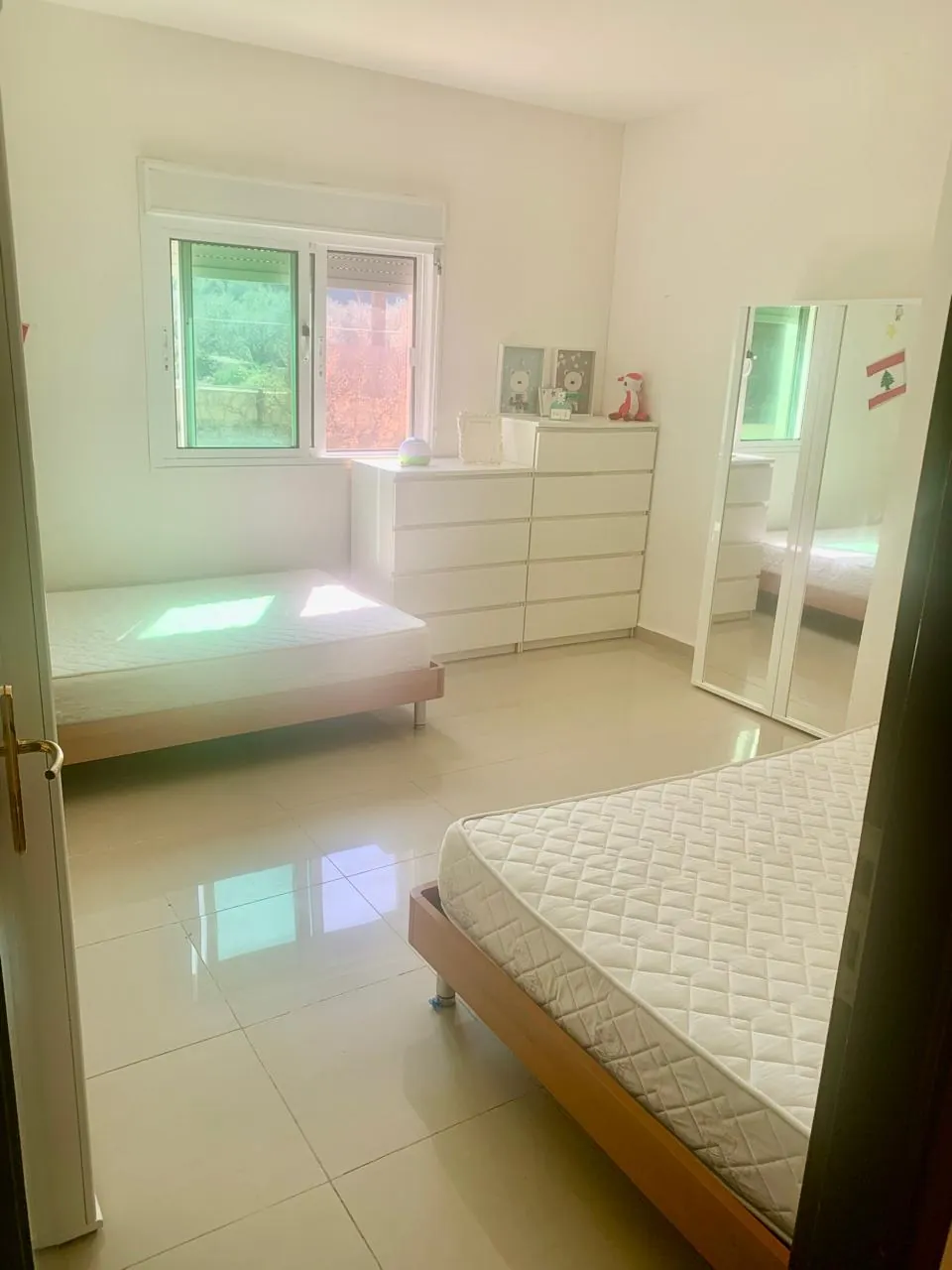 Spacious Apartment For Sale in Aamchit — الصورة 9