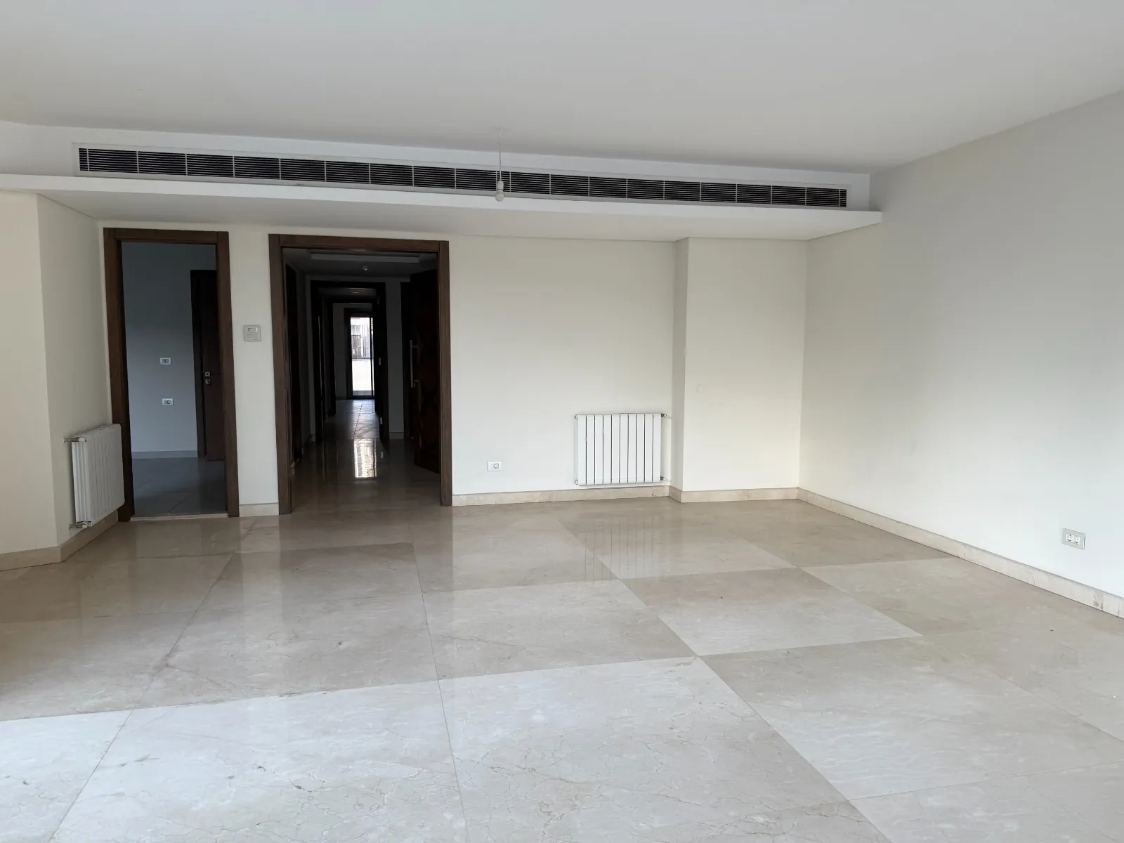 Modern 3-Bedroom Apartment For Sale in Achrafieh, Sodeco — الصورة 7