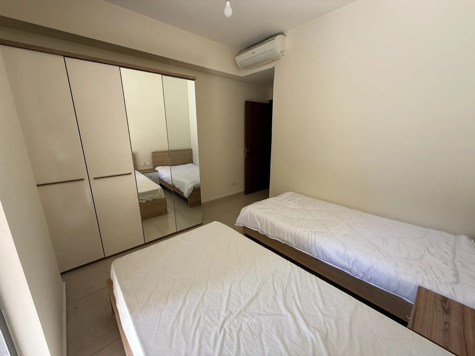 Modern Apartment With Terrace For Sale in Achrafieh, Saydeh — الصورة 10