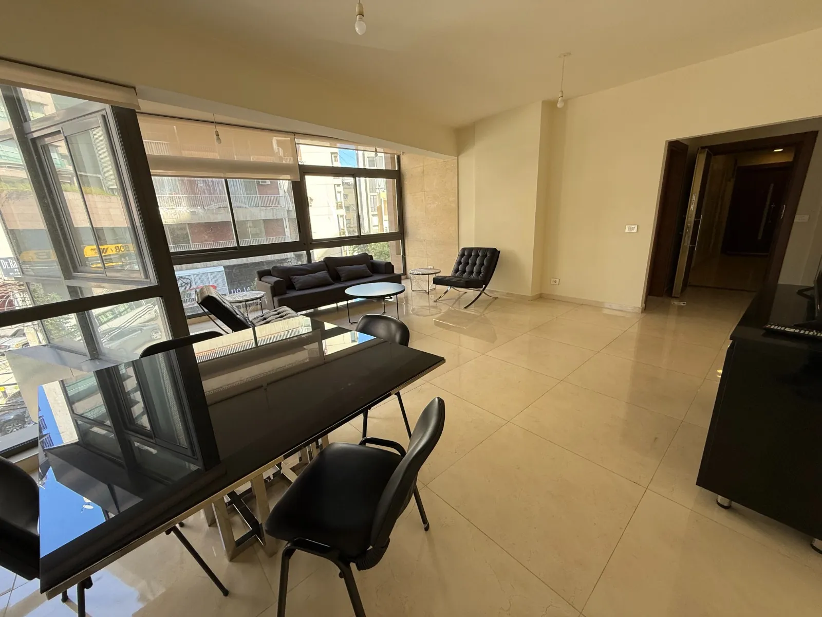 Modern Apartment With Terrace For Sale in Achrafieh, Saydeh — الصورة 4