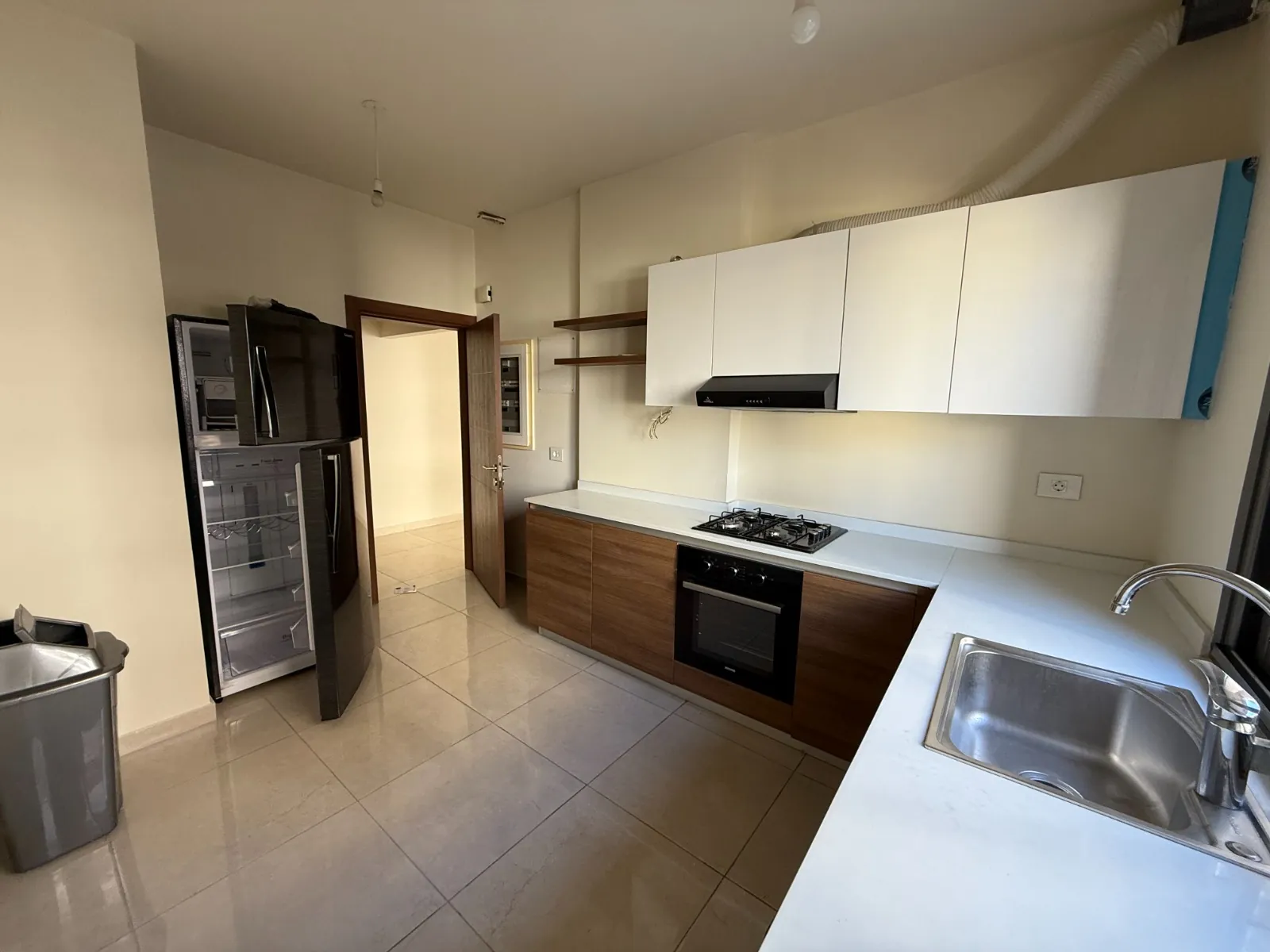 Modern Apartment With Terrace For Sale in Achrafieh, Saydeh — الصورة 6