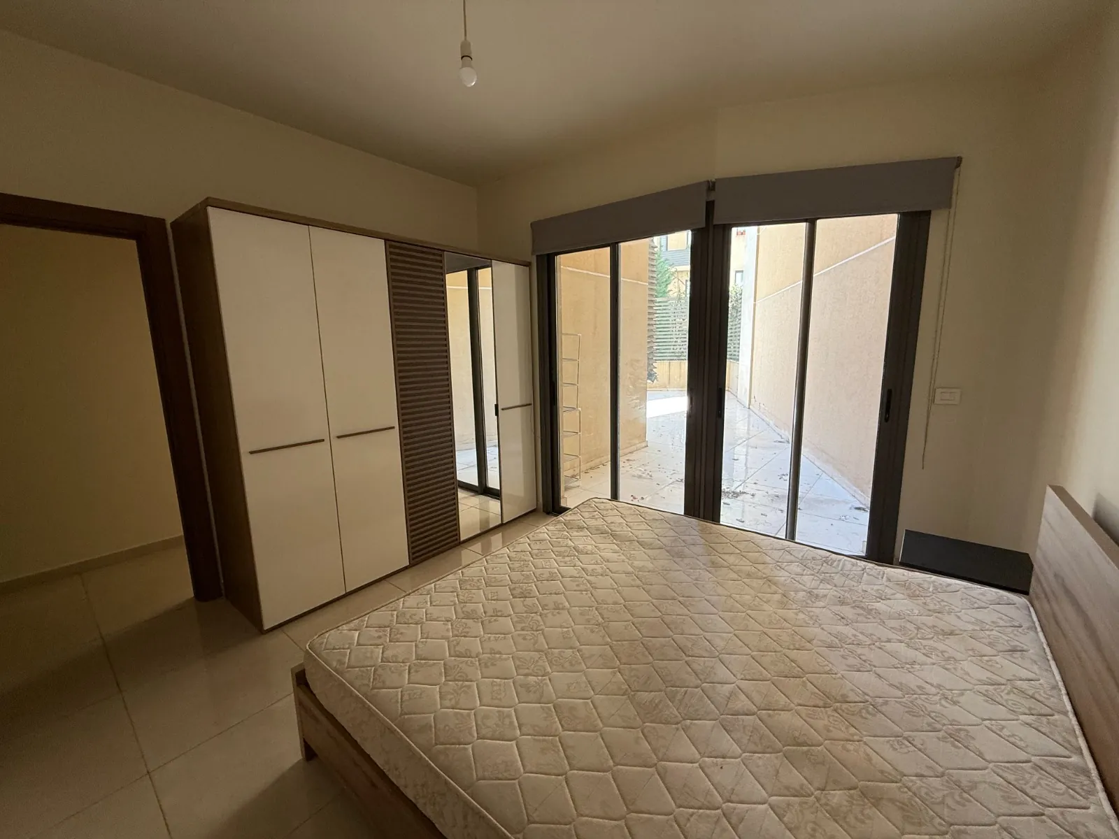 Modern Apartment With Terrace For Sale in Achrafieh, Saydeh — الصورة 8