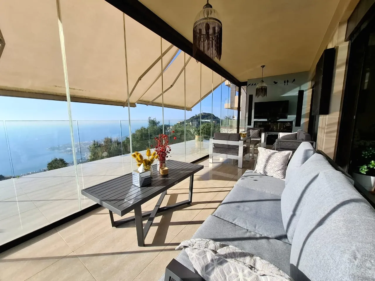 Lovely Apartment with Terrace & Seaview For Sale in Ghosta — الصورة 2