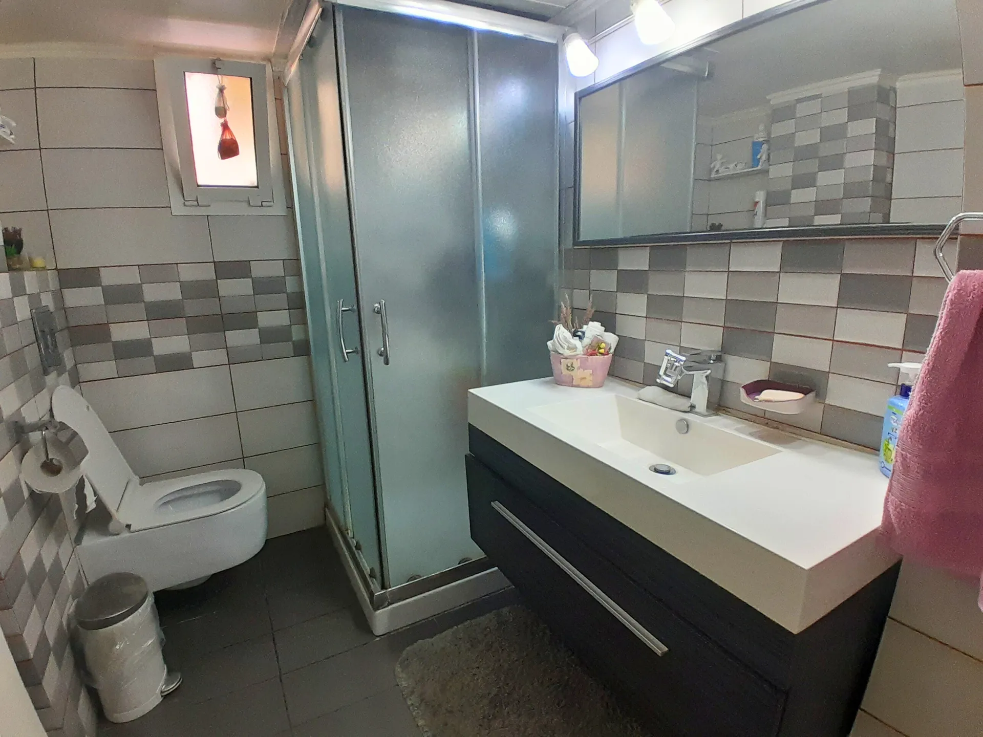 Investment Potential! 2-Bedroom Apartment For Sale in Achrafieh, Fassouh — الصورة 9