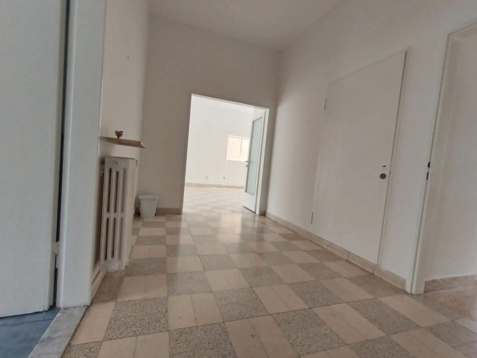 2-Bedroom Apartment For Sale in Achrafieh, Near Sassine — الصورة 8